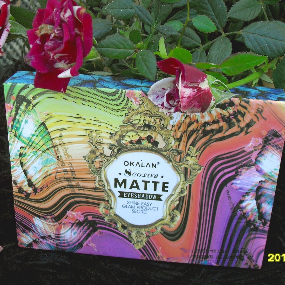 EYESHADOW PALETTE